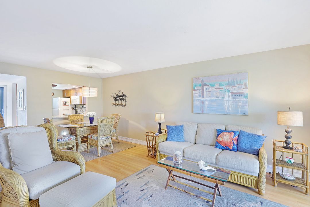 1004 Manatee Rd #H301, Naples, FL 34114