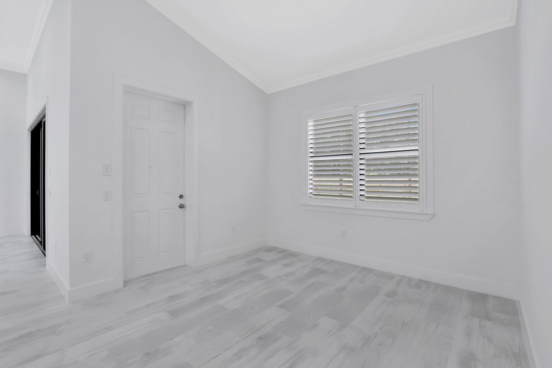 17 Tahiti Rd, Marco Island, FL 34145
