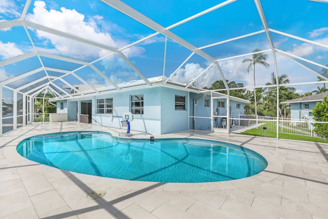 2150 Shad Ct, Naples, FL 34102