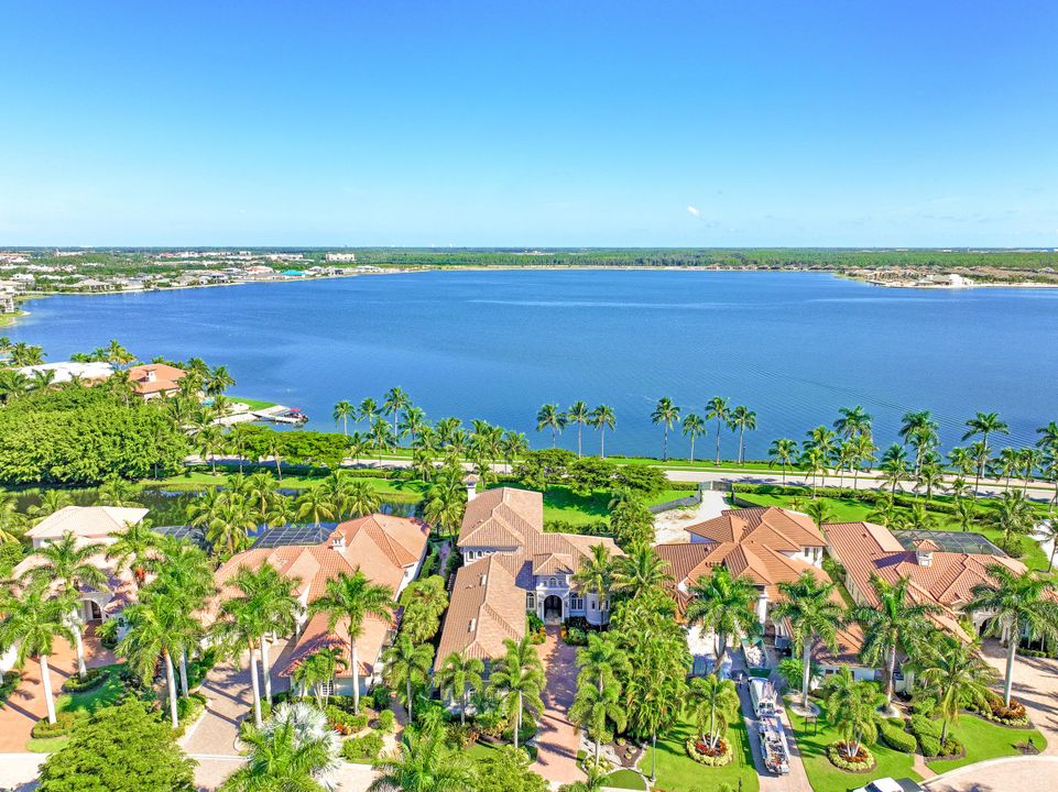 18000 Via Bellamare Ln, Miromar Lakes, FL 33913