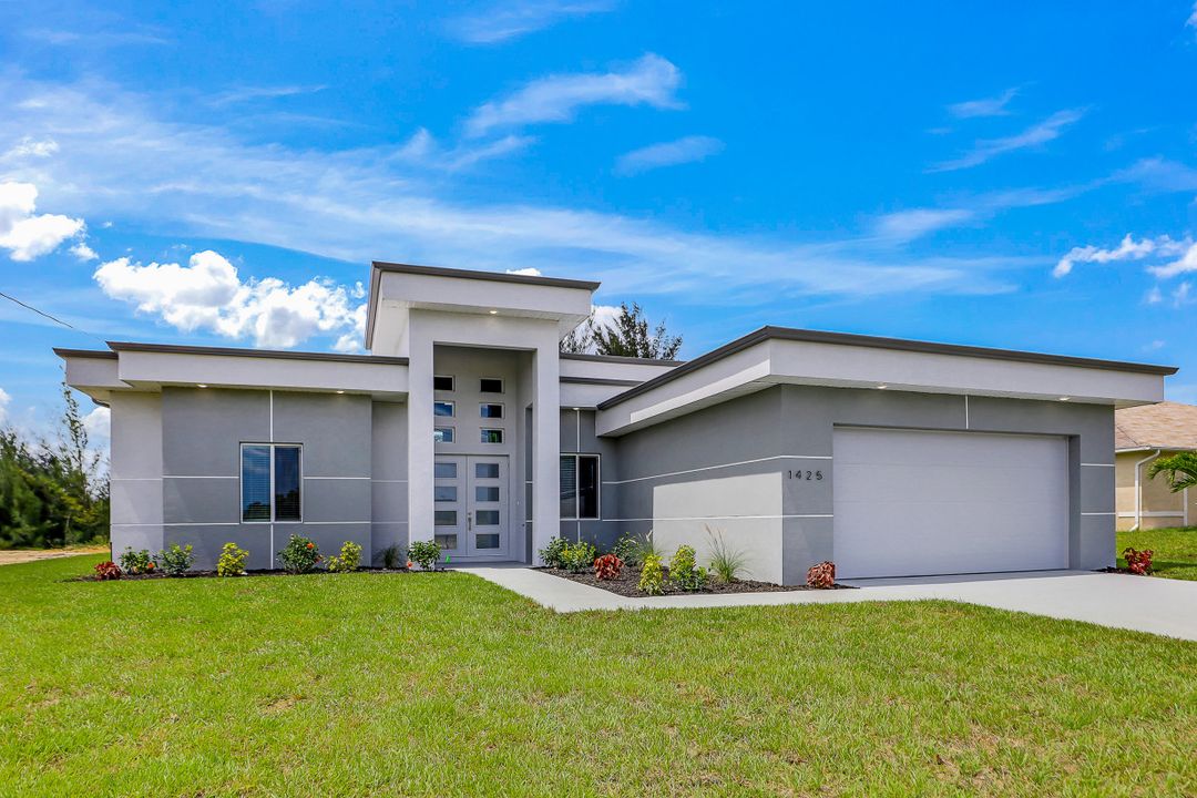 1425 SW 24th St, Cape Coral, FL 33991