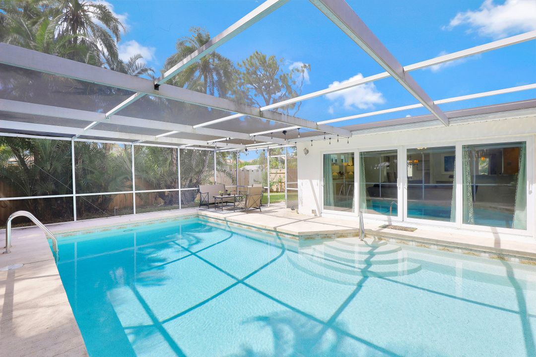 2824 Poinciana St, Naples, FL 34105