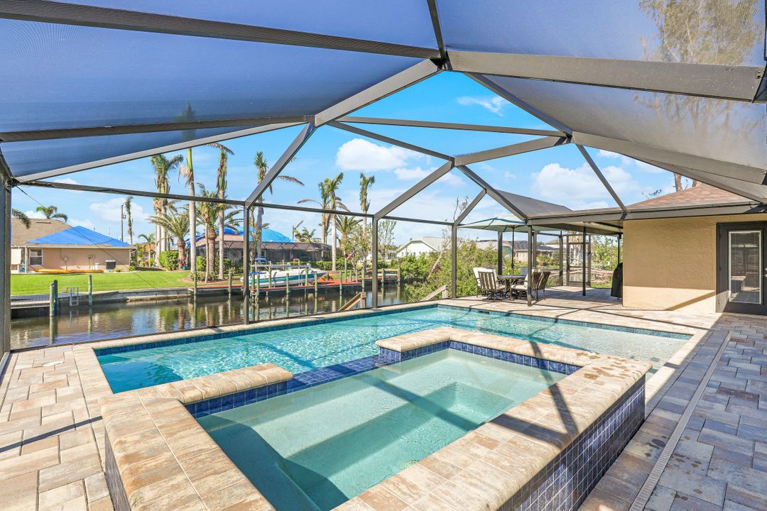 3834 SW 19th Pl, Cape Coral, FL 33914