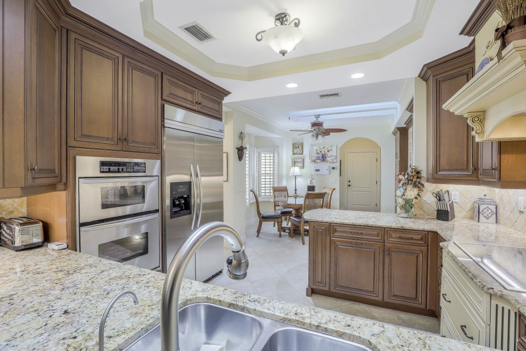 581 Gulf Park Dr, Naples, FL 34108