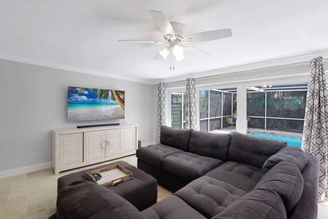 2824 Poinciana St, Naples, FL 34105