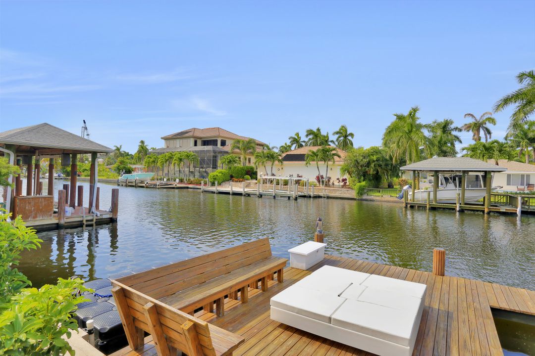 151 Bayview Ave, Naples, FL 34108