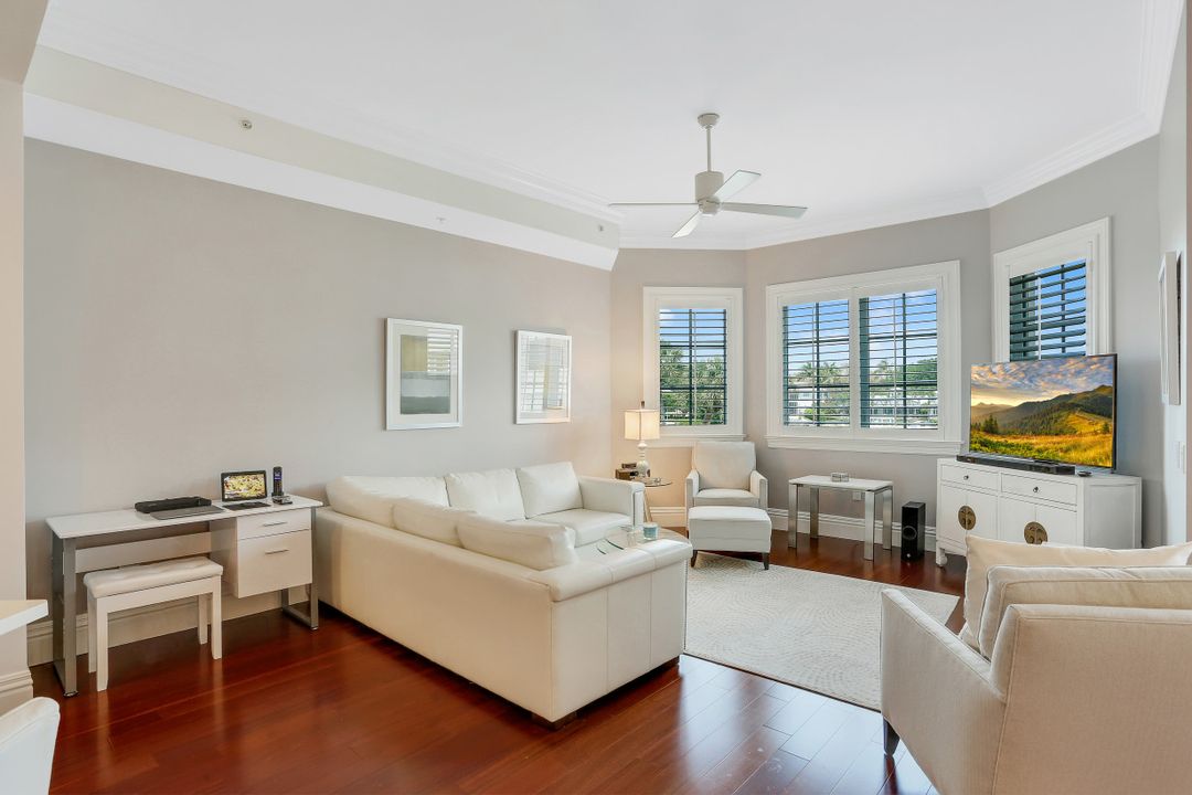 1400 Gulf Shore Blvd N #208, Naples, FL 34102
