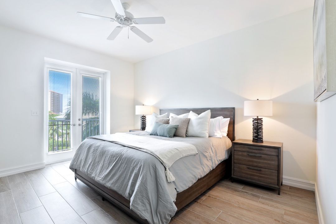 400 Flagship Dr, Naples, FL 34108