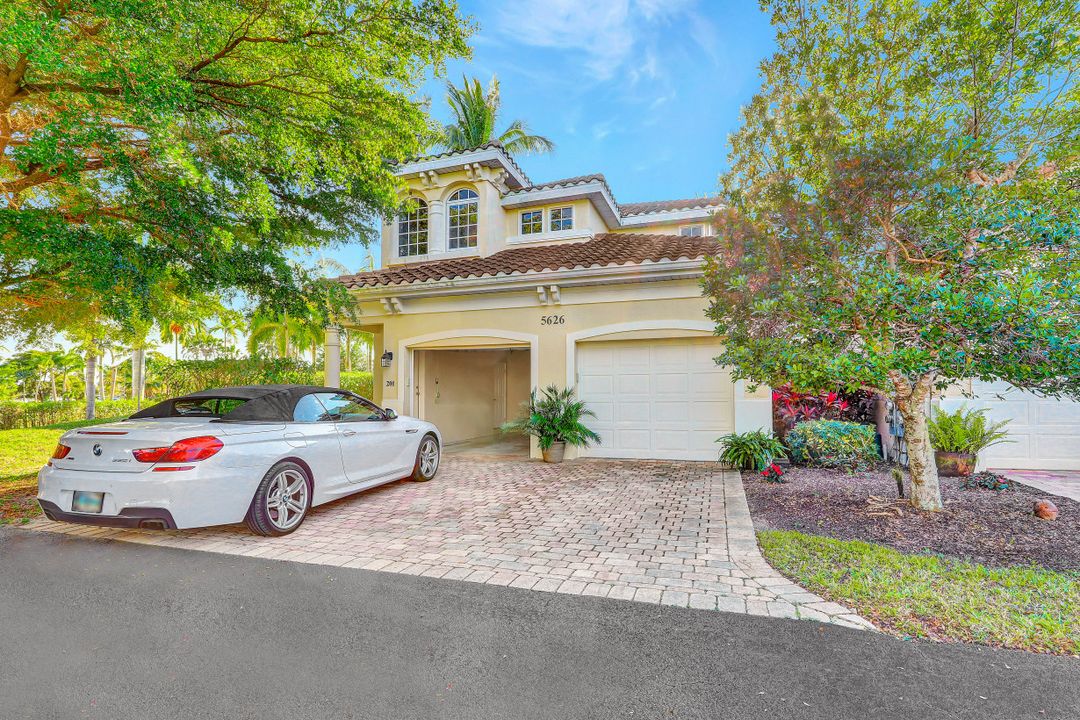 5626 Cape Harbour Dr #101, Cape Coral, FL 33914