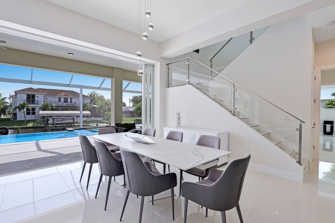 5232 Seminole Ct, Cape Coral, FL 33904