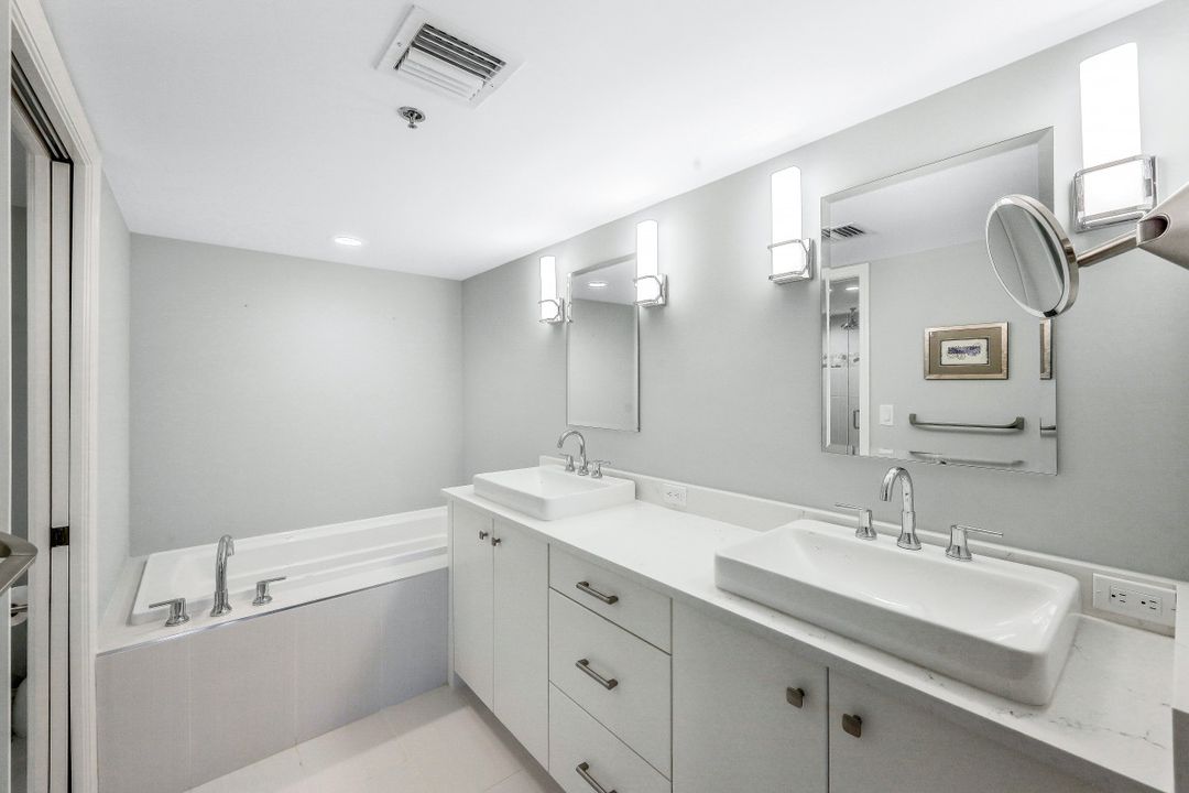 6585 Nicholas Blvd #1705, Naples, FL 34108