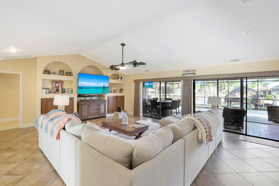 1427 SW 53rd Terrace, Cape Coral, FL 33914