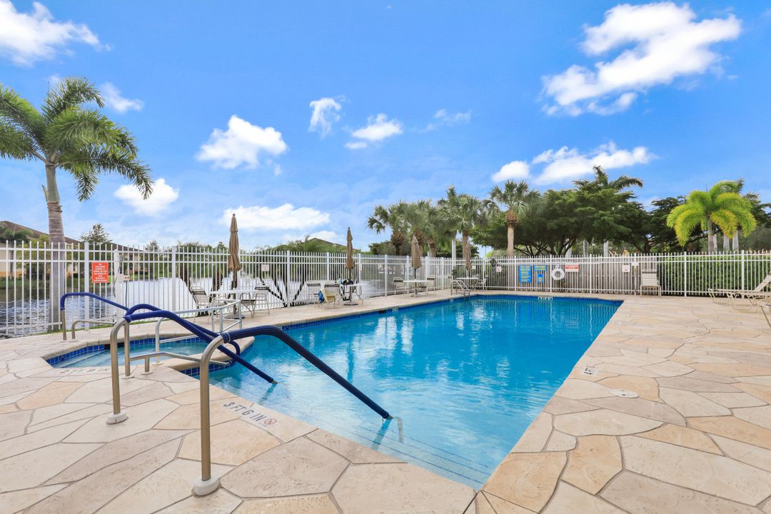 15369 Bellamar Cir, Fort Myers, FL 33908