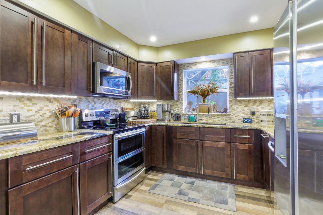 4259 Covey Cir, Naples, FL 34109