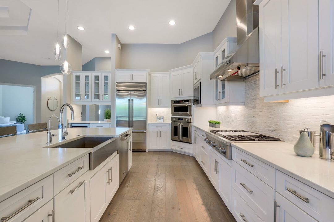 9018 Sorreno Ct, Naples, FL 34119