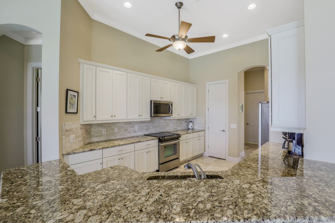 9075 Graphite Cir, Naples, FL 34120