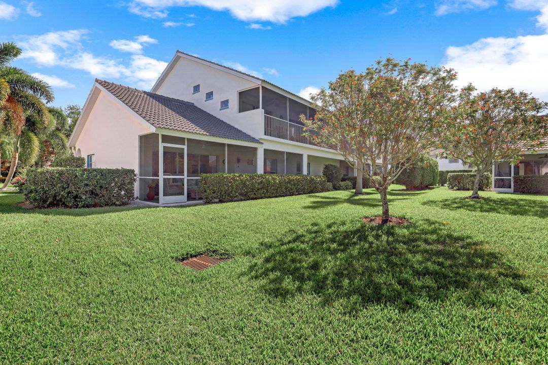 975 Partridge Cir #102, Naples, FL 34104