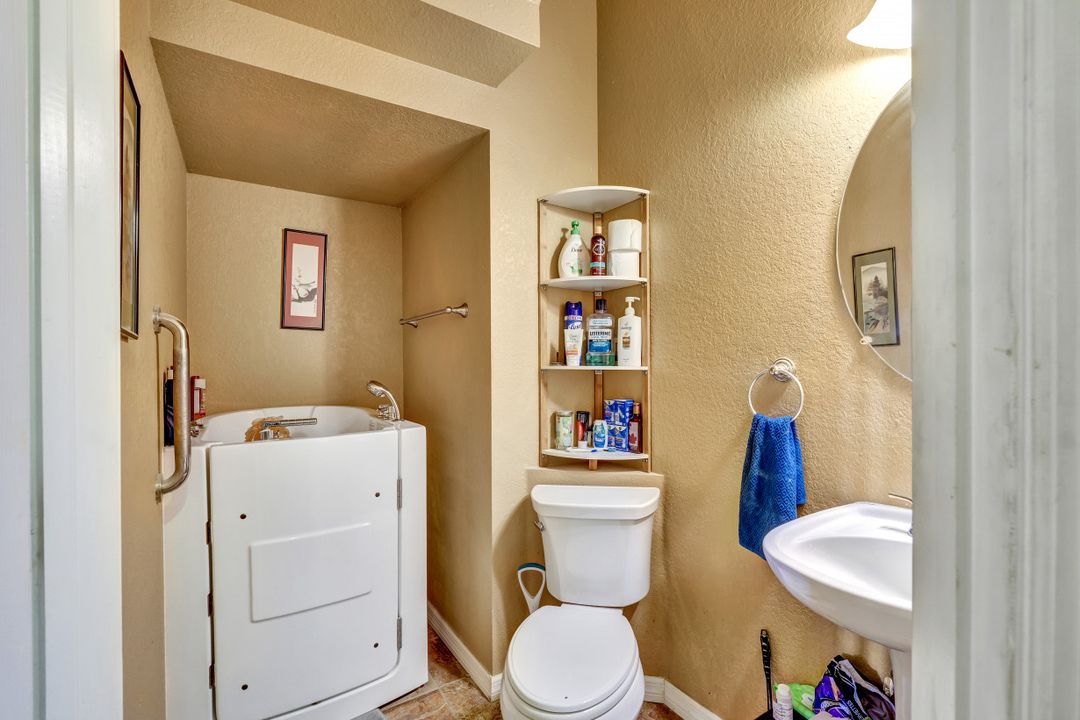 13404 Hampton Park Ct, Fort Myers, FL 33913