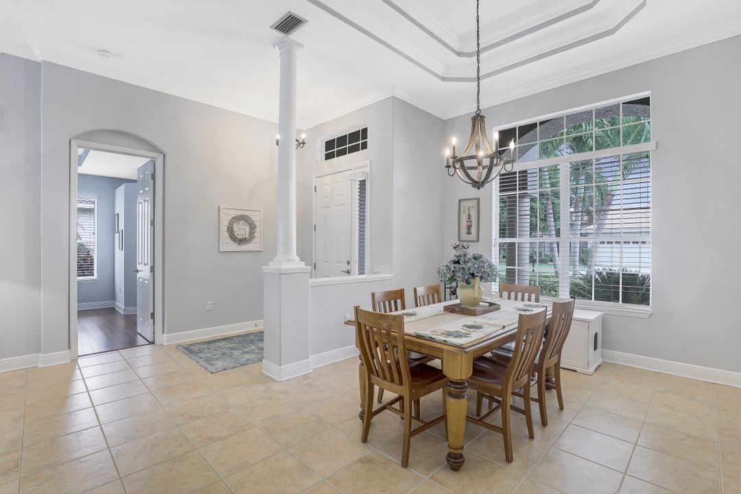 10621 Sir Michaels Pl Dr, Bonita Springs, FL 34135