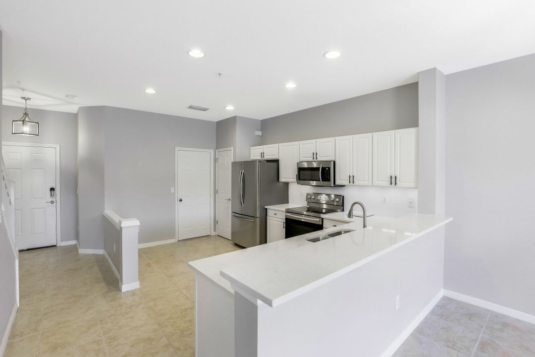 15918 Marcello Cir, Naples, FL 34110