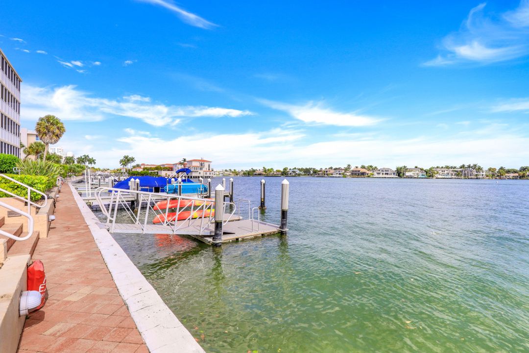 3450 Gulf Shore Blvd N #313, Naples, FL 34103