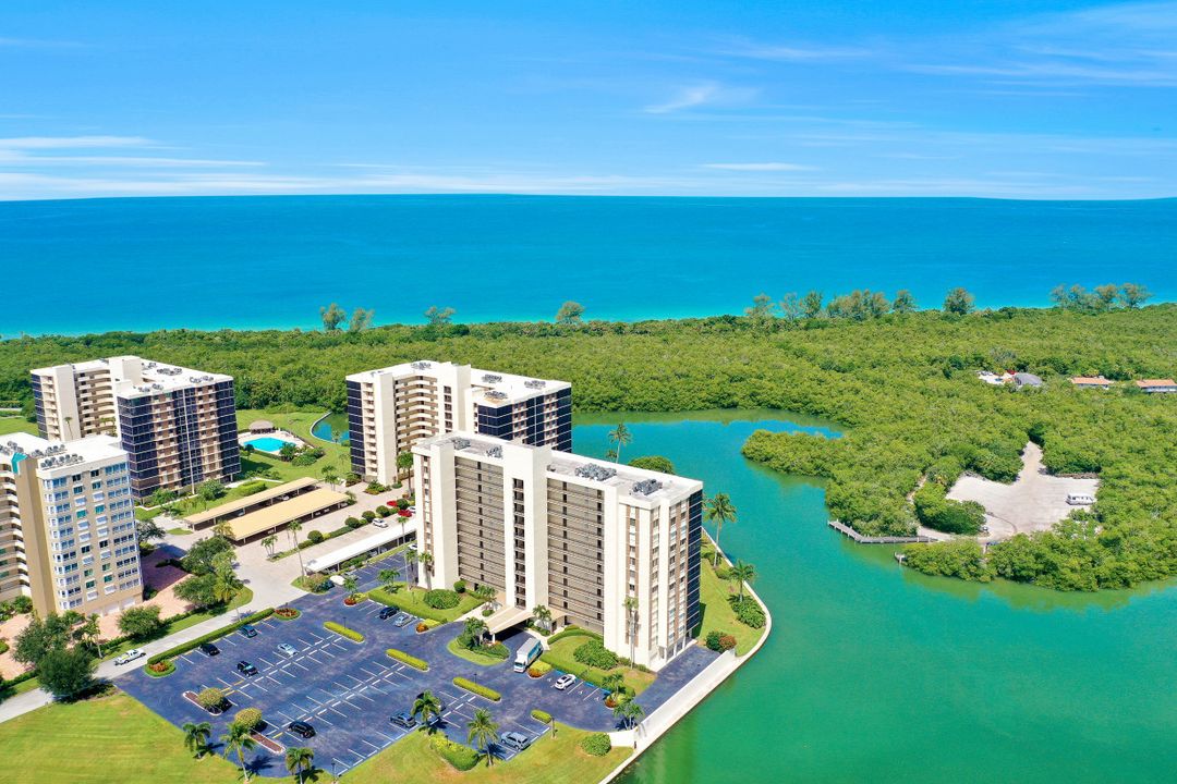 17 Bluebill Ave #602, Naples, FL 34108