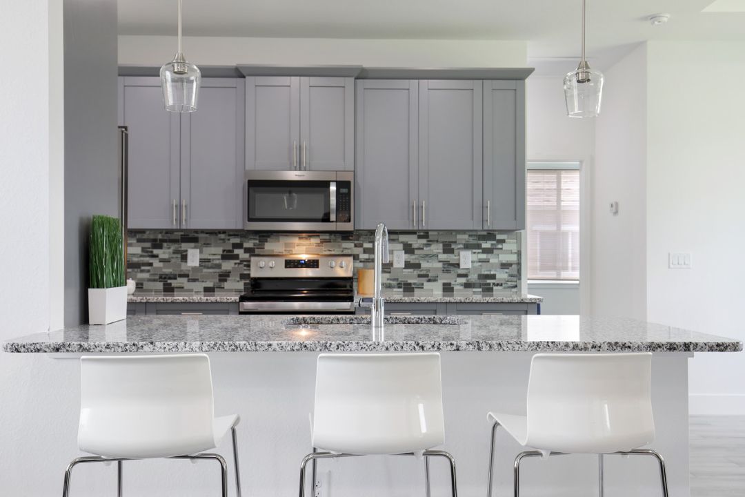 853 SW 13th St, Cape Coral, FL 33991