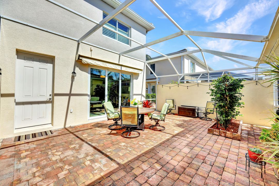 15247 Laughing Gull Ln, Bonita Springs, FL 34135