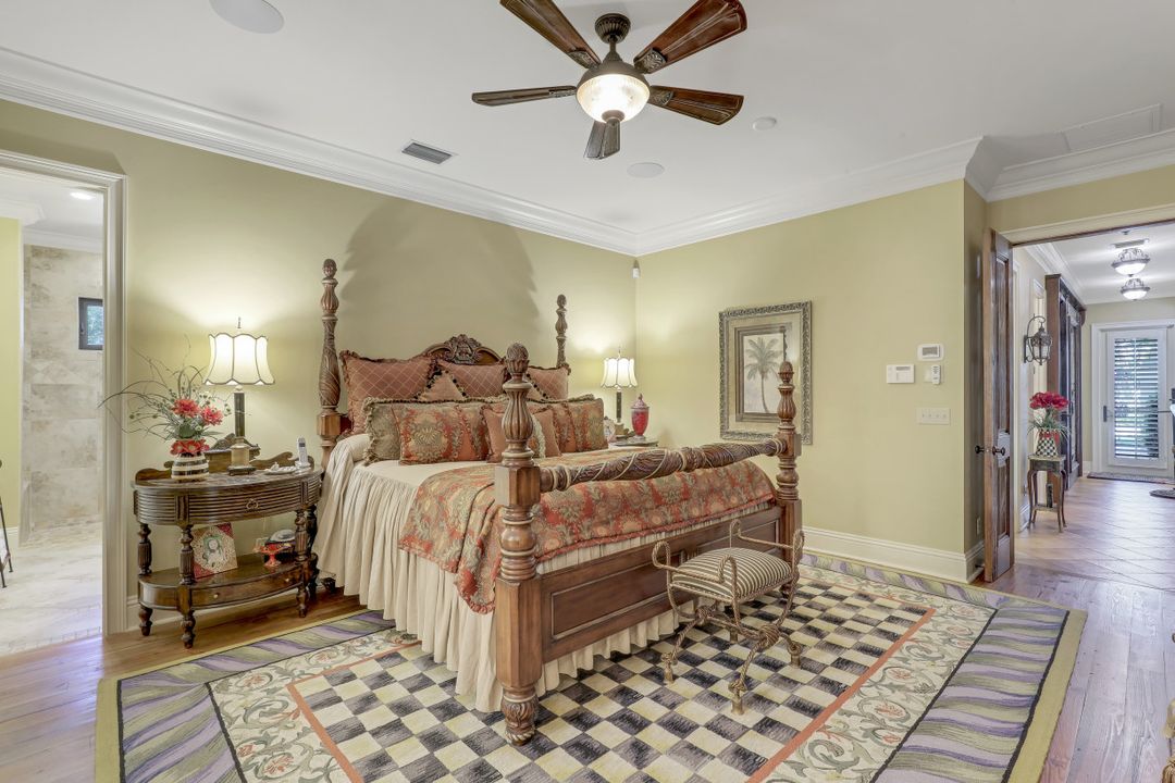 353 Chancery Cir, Naples, FL 34110