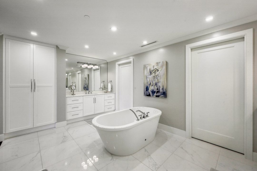 13915 Old Coast Rd #606, Naples, FL 34110