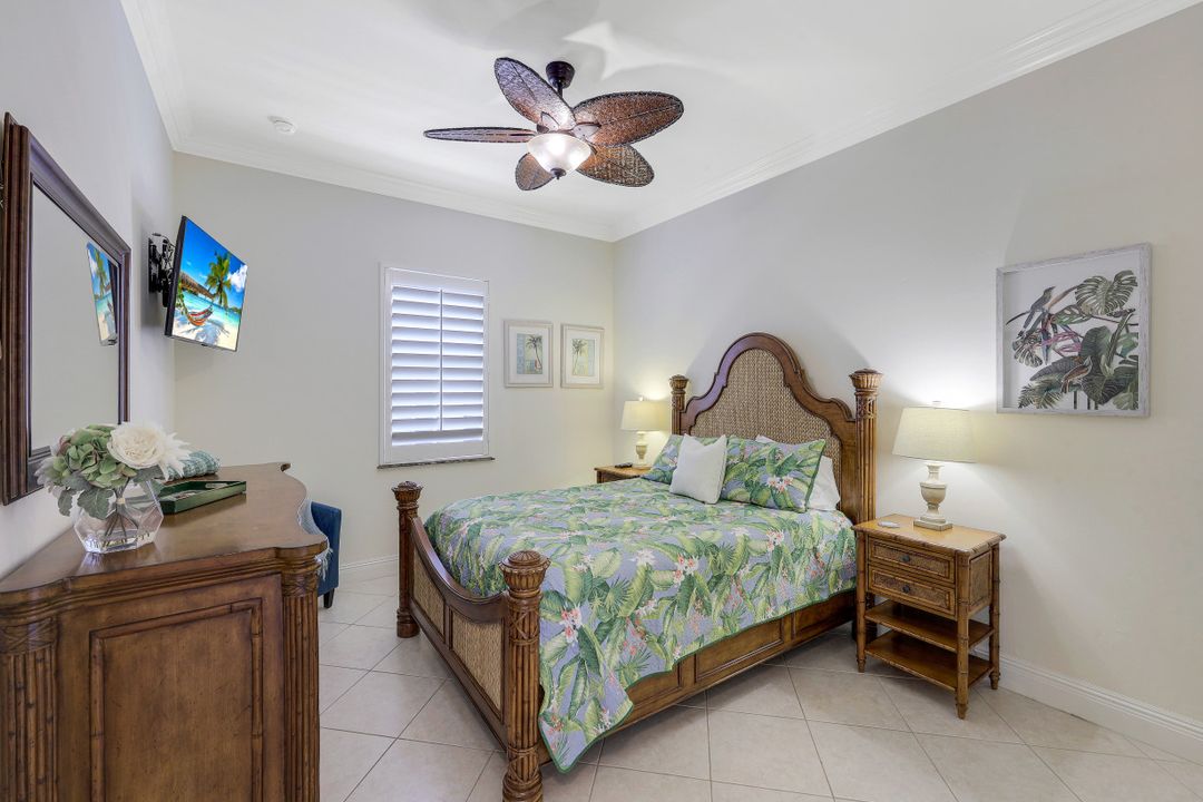 707 Plantation Ct, Marco Island, FL 34145