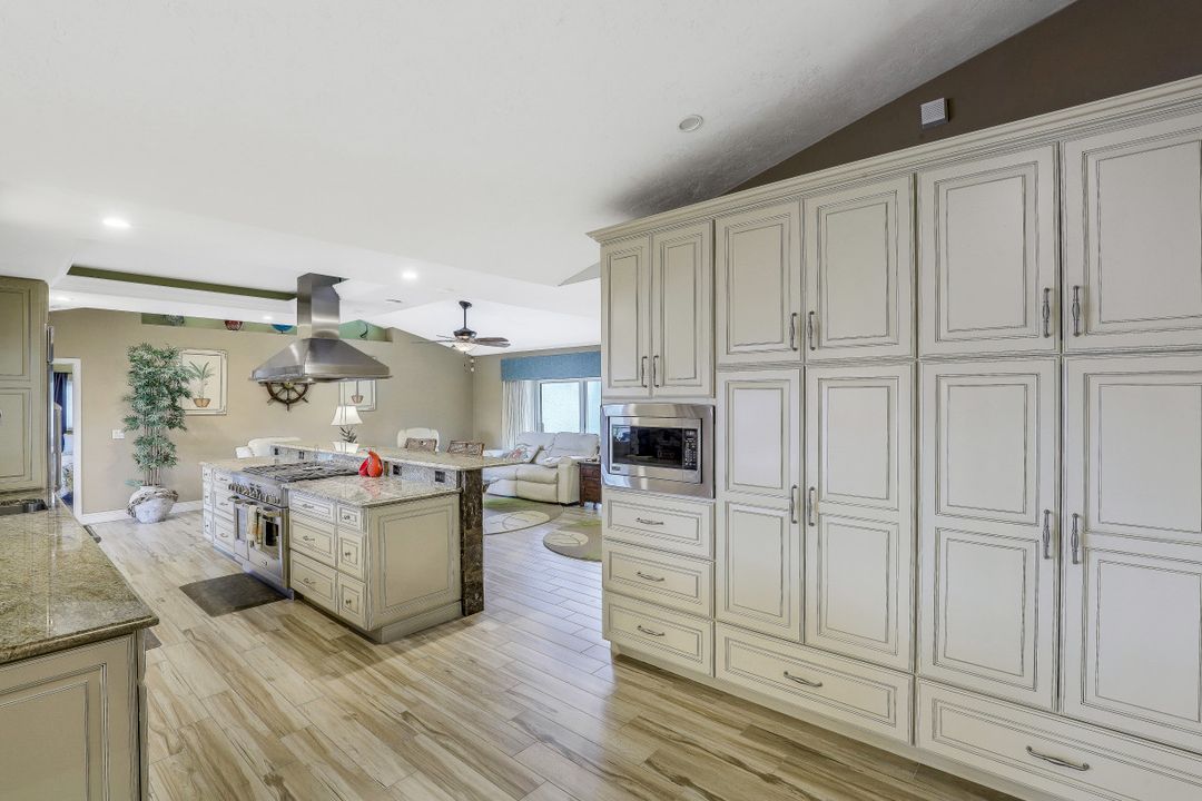 2811 SE 19th Pl, Cape Coral, FL 33904