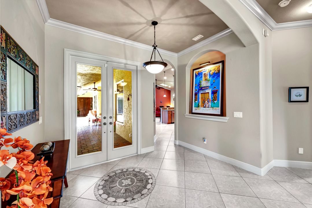 4000 Stonesthrow Ct, Naples, FL 34109