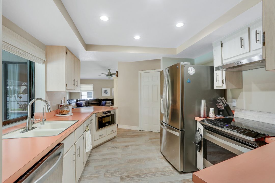 1001 SW 23rd St, Cape Coral, FL 33991