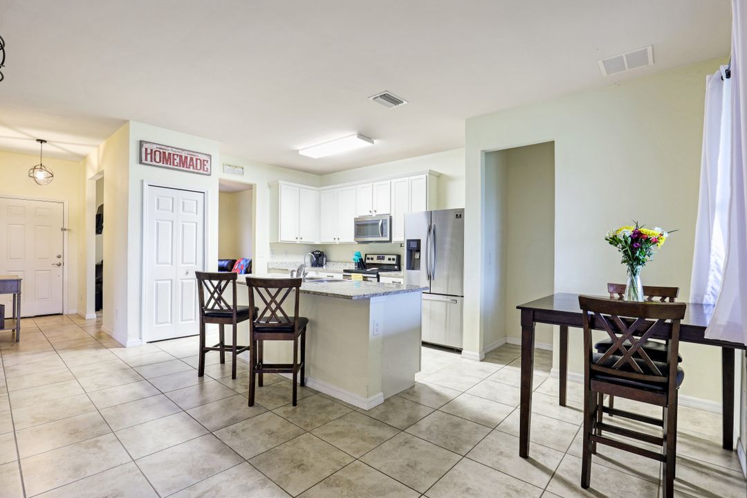 1813 NW 10th St, Cape Coral, FL 33993