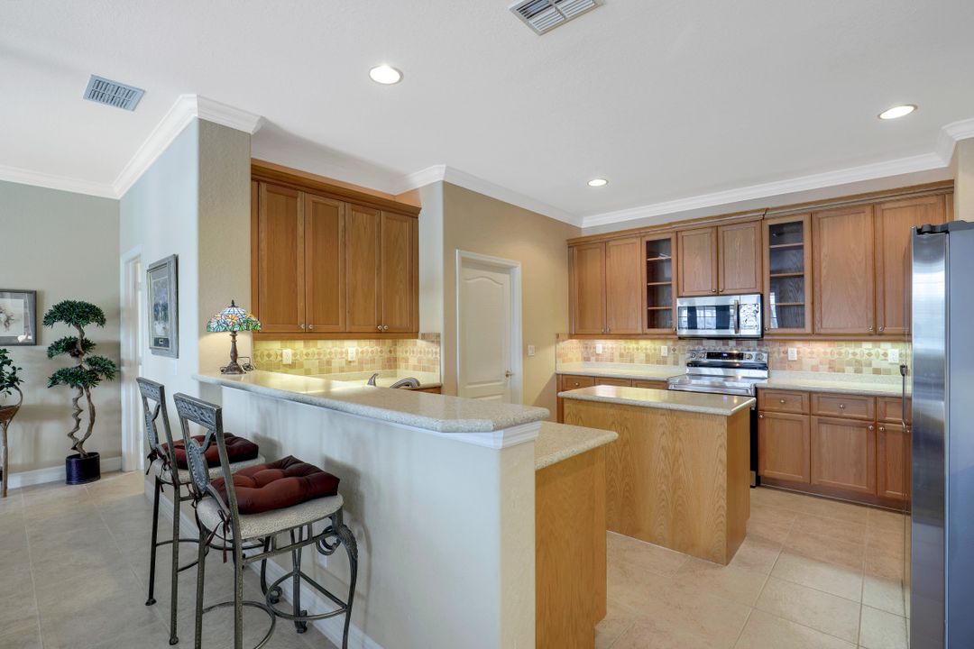 8709 Paseo De Valencia St, Fort Myers, FL 33908