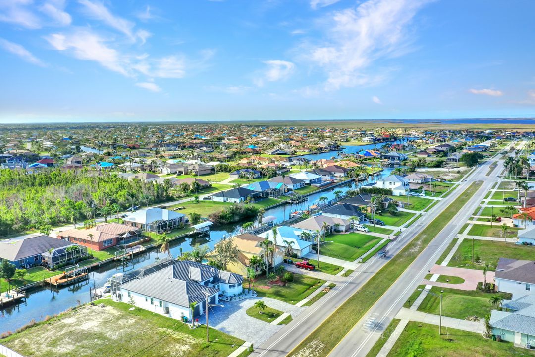 2612 Surfside Blvd, Cape Coral, FL 33914