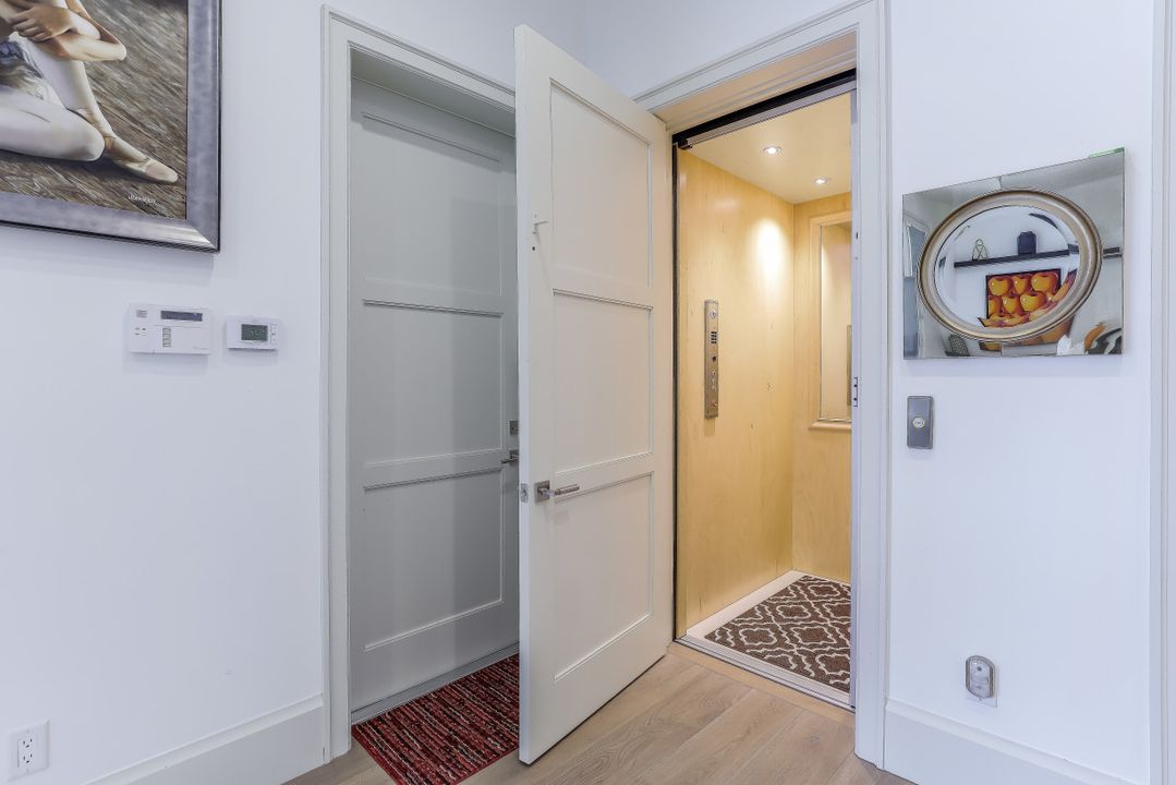 1824 Alamanda Dr, Naples, FL 34102