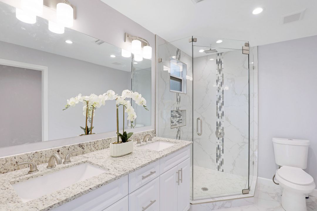 241 12th St SE, Naples, FL 34117