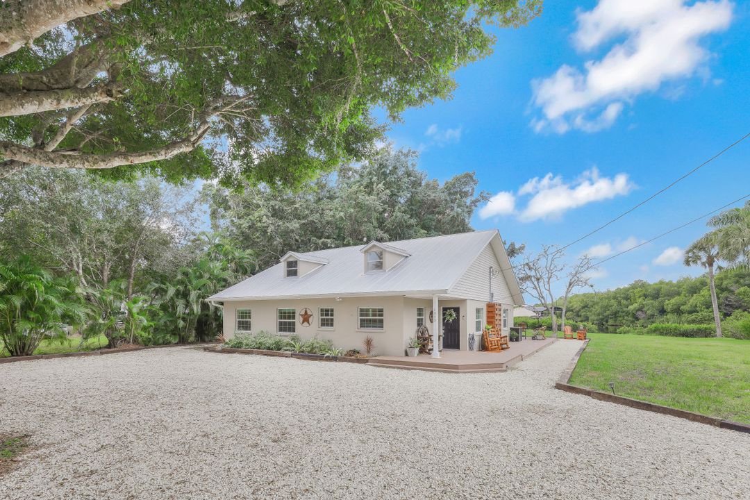 1313 Driftwood Dr, North Fort Myers, FL 33903