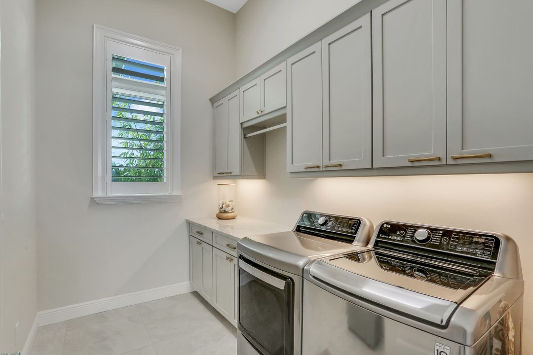 3236 Surfside Blvd, Cape Coral, FL 33914