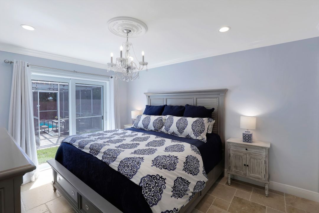 2824 Poinciana St, Naples, FL 34105