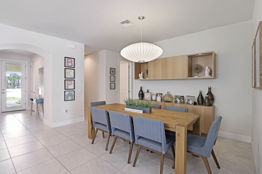 16083 Camden Lakes Cir, Naples, FL 34110