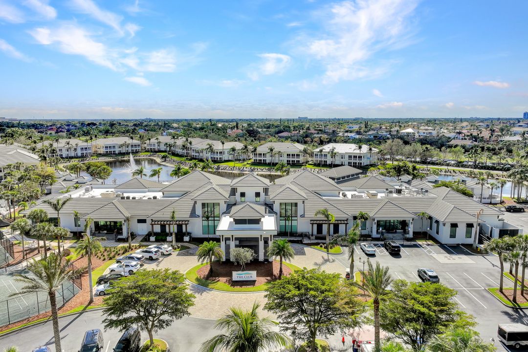 265 Indies Way #1404, Naples, FL 34110