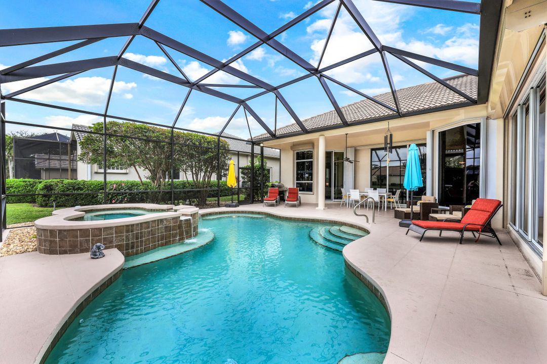 606 Shoreline Dr, Naples, FL 34119