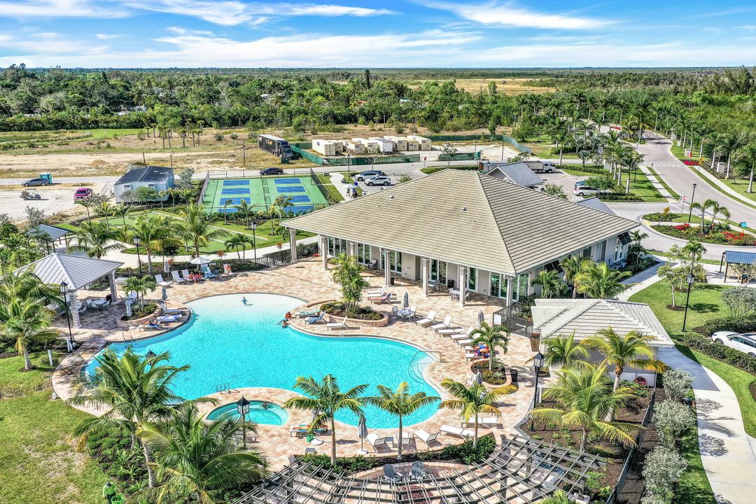 164 Indies Dr East #106, Naples, FL