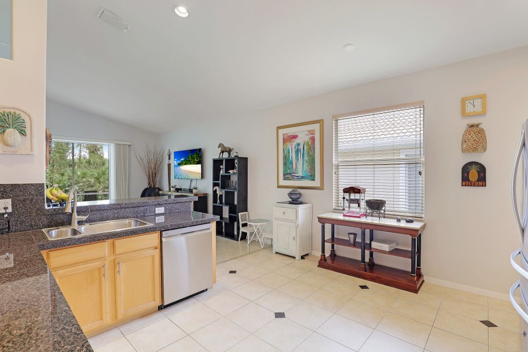 7920 Leicester Dr, Naples, FL 34104