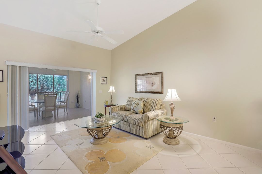 6830 Beach Resort Dr #4, Naples, FL 34114