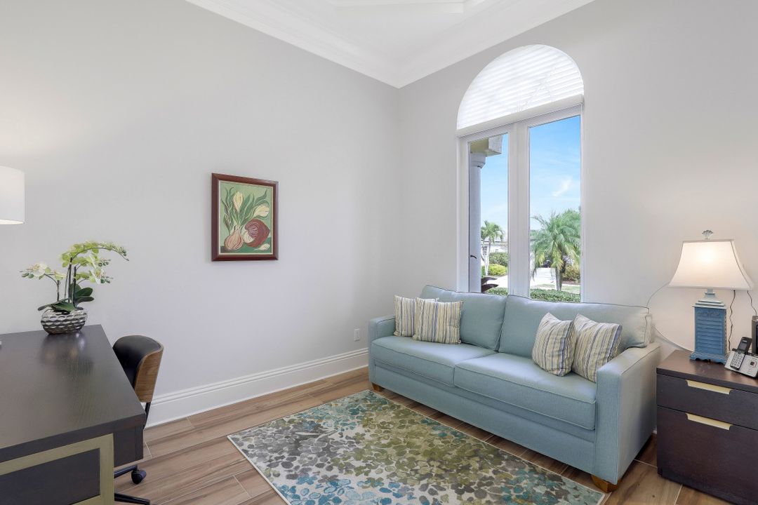 268 Edgewater Ct, Marco Island, FL 34145