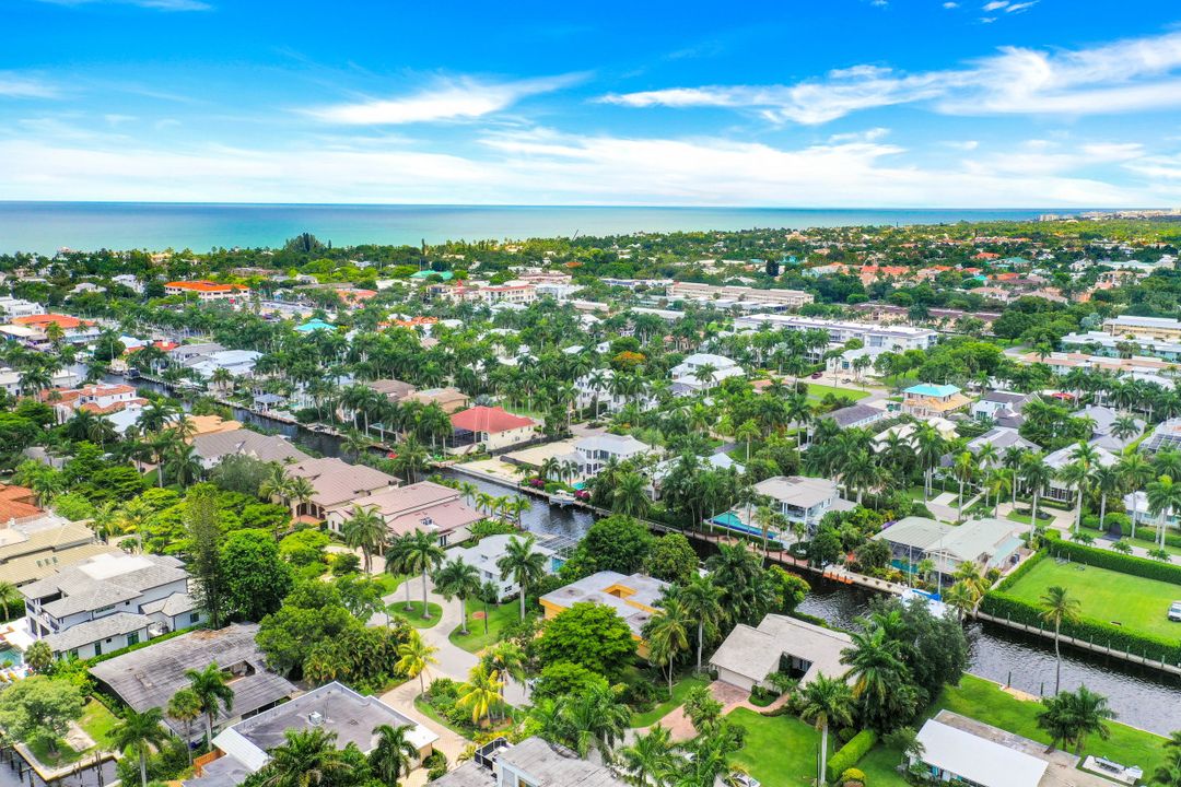 635 15th Ave S, Naples, FL 34102